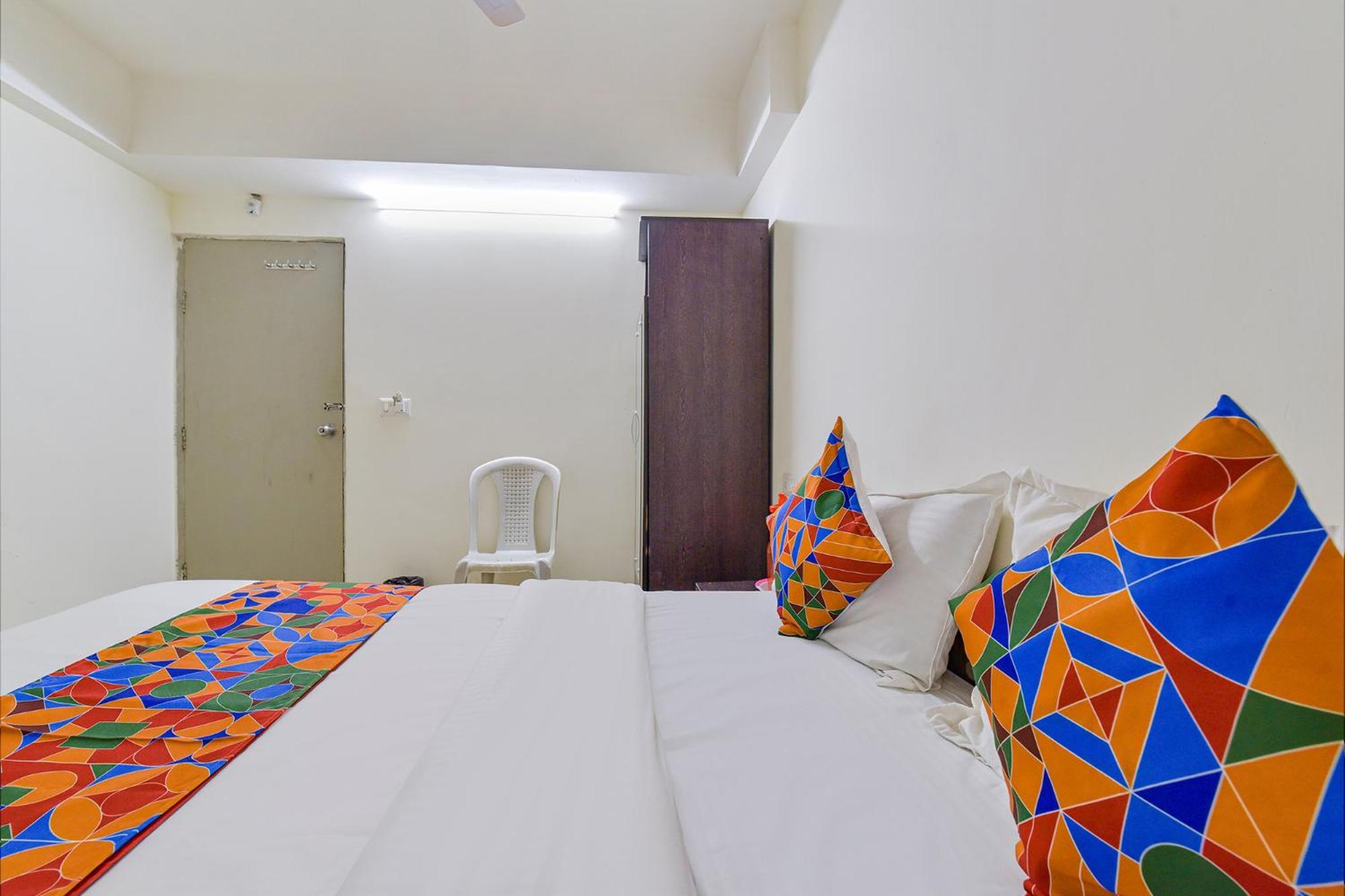 Hotel O Himalaya Inn Ahmedabad Exterior foto