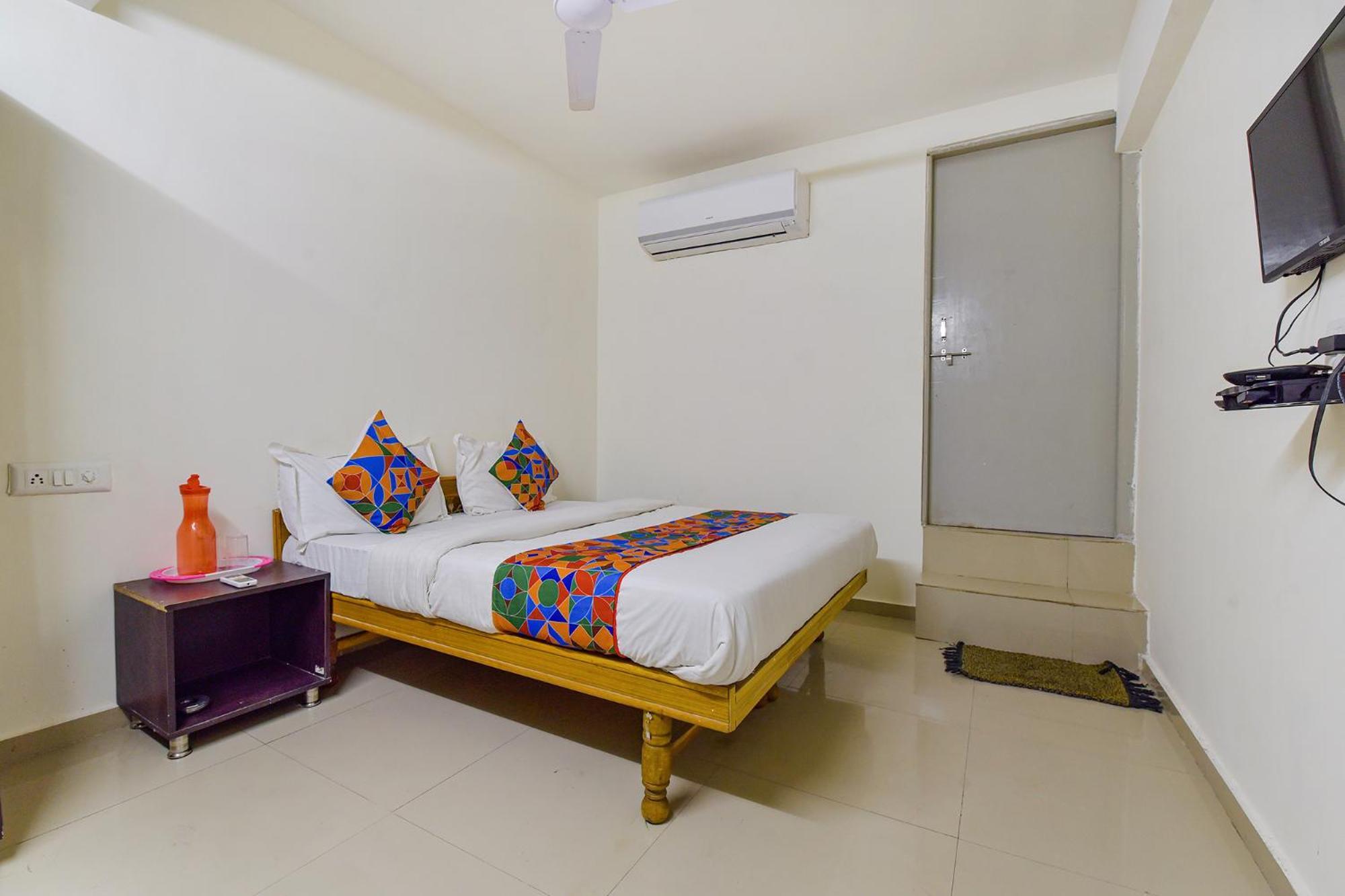 Hotel O Himalaya Inn Ahmedabad Exterior foto